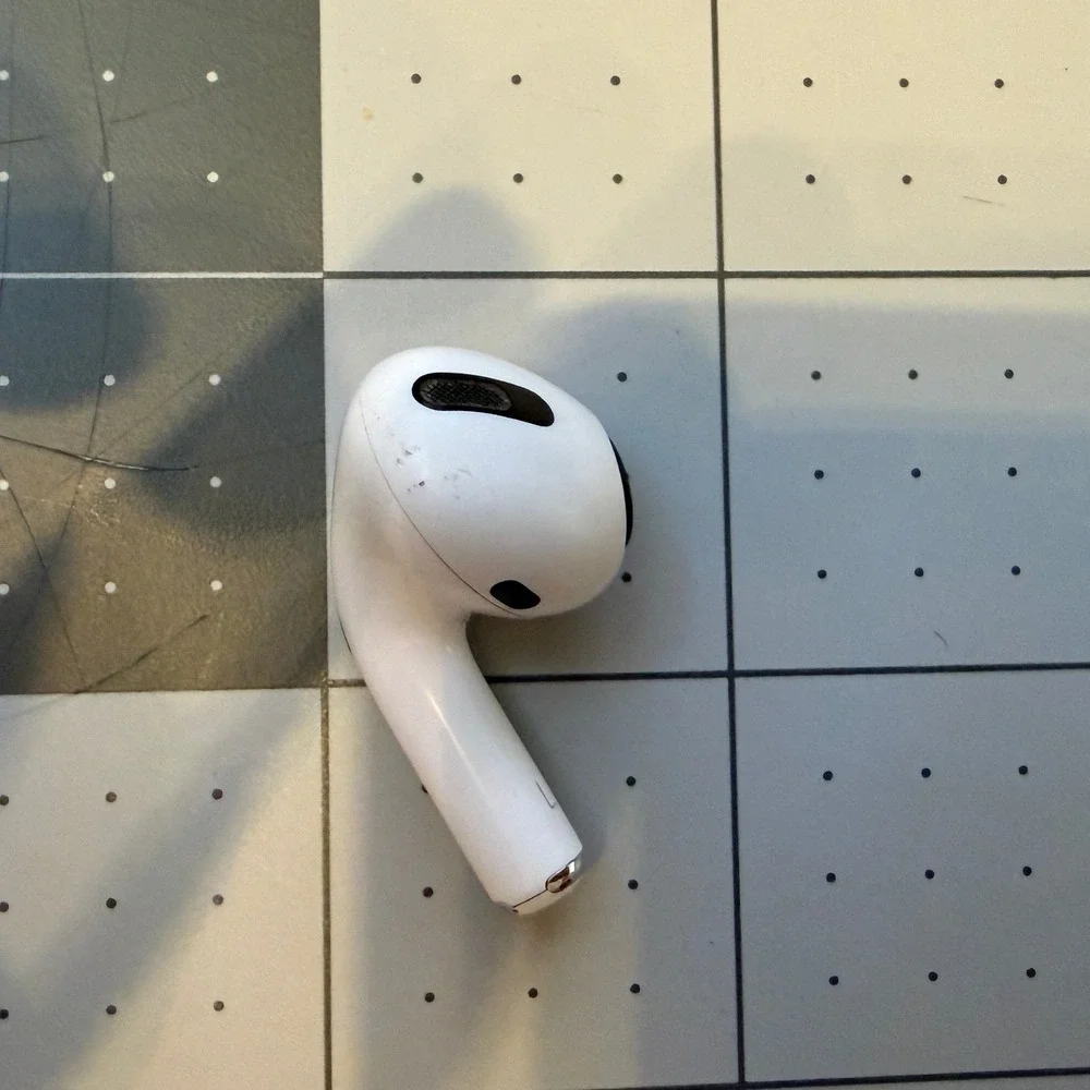 Apple AirPods Lot Cases Earbuds Parts Only Untested Mixed Generations